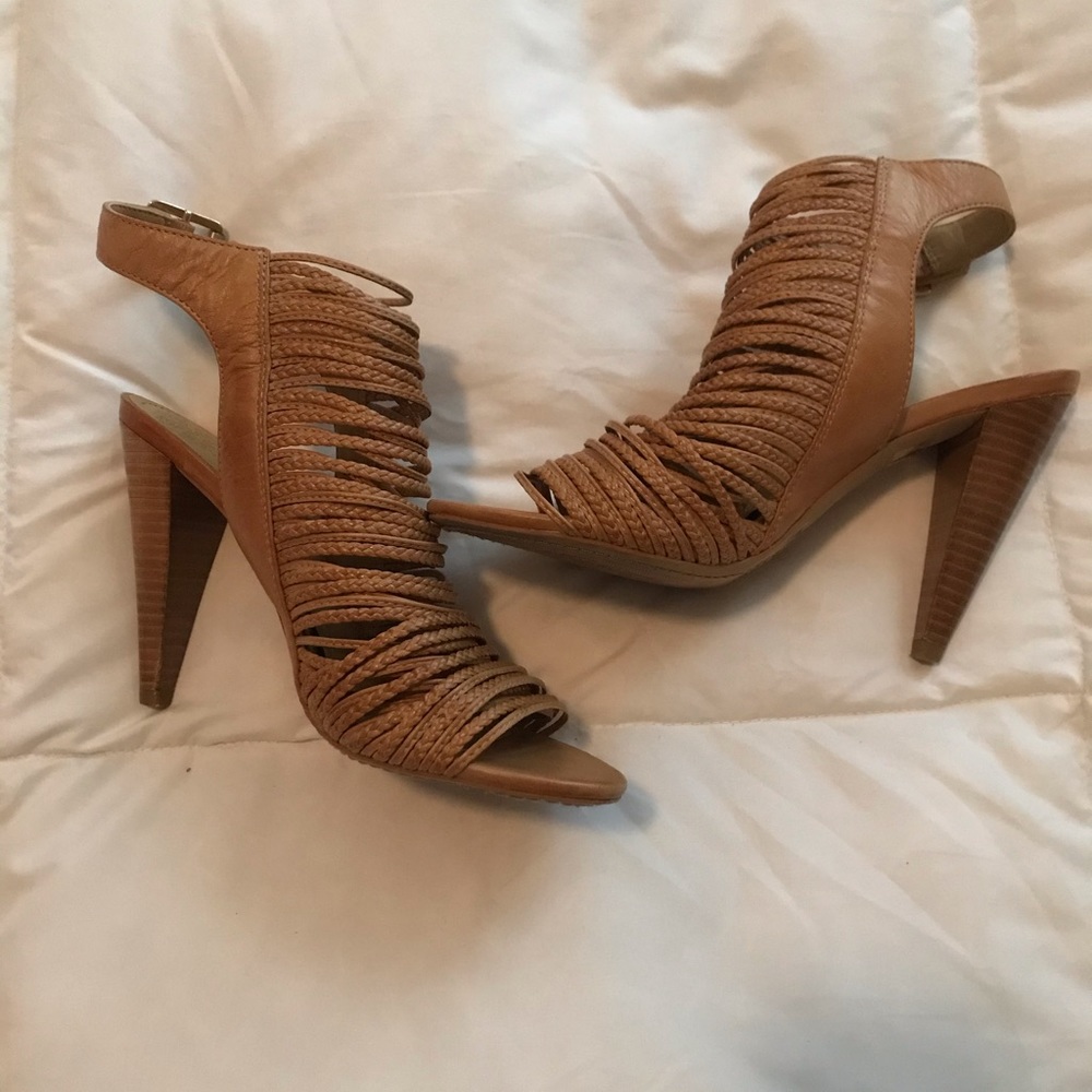 Vince Camuto VC Adita shoe